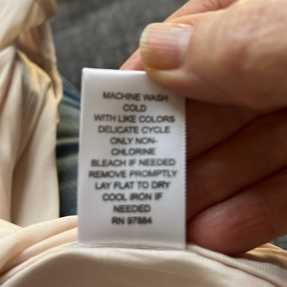 Tarte V-Neck Sleeveless Loose Tank in Blush Size Medium - Picture 8 of 8